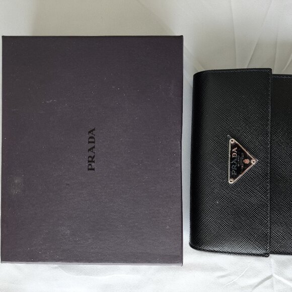 Women's Prada Portafoglio Saffiano Nero Black Leather Wallet - NEW with Box - Picture 1 of 8